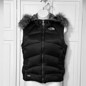 The North Face 550 Down Hooded Puffer Vest with fur trim (Size Small)